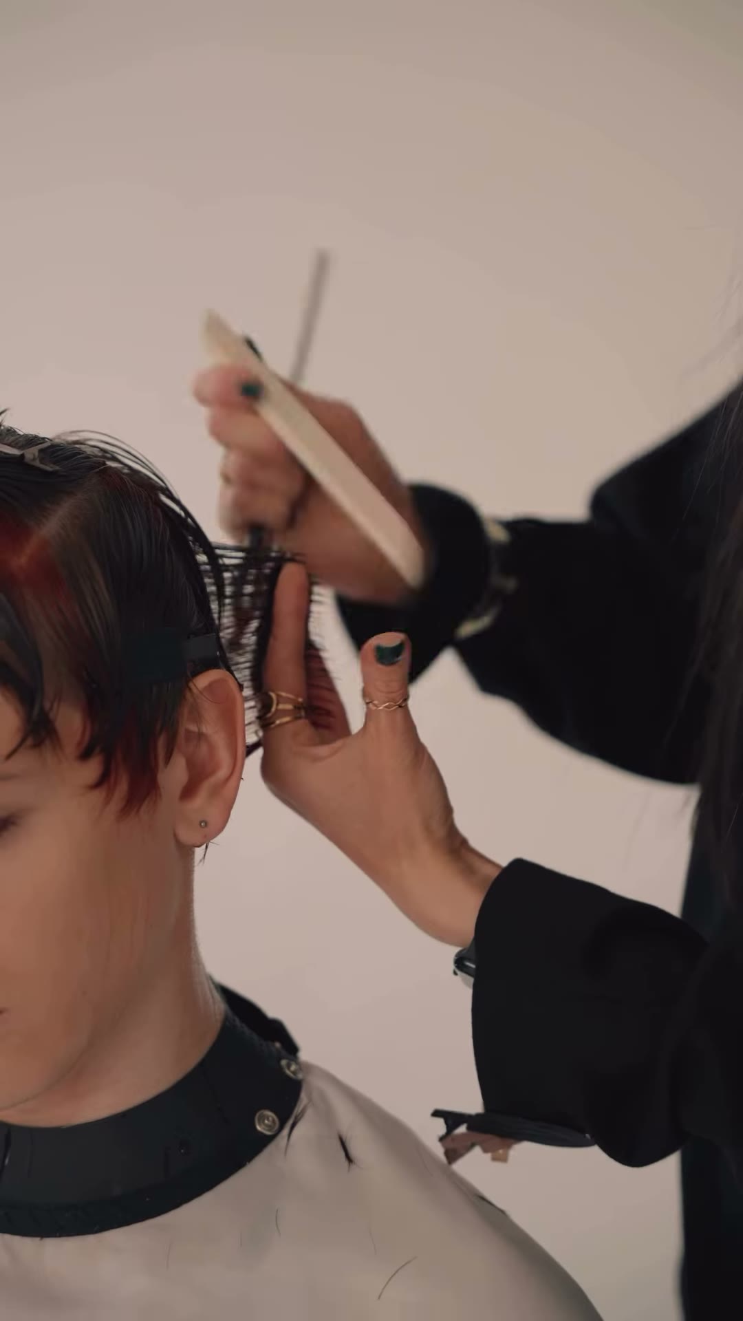 Kadr 2 z realizacji Cutcut Barber Academy