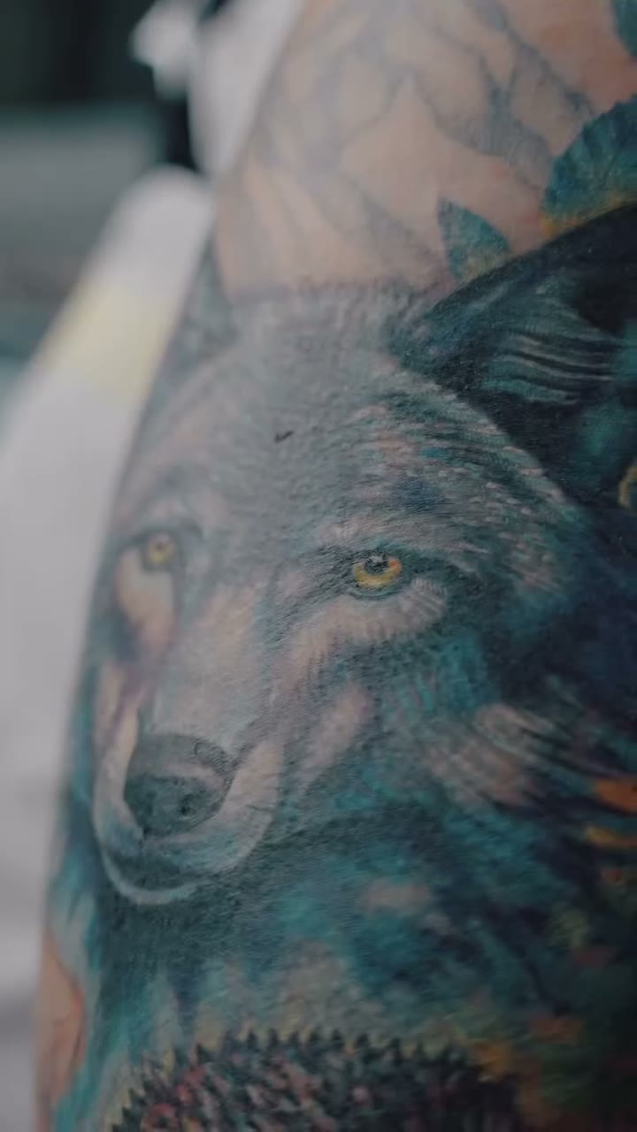 Kadr 1 z realizacji Igliwie Tattoo